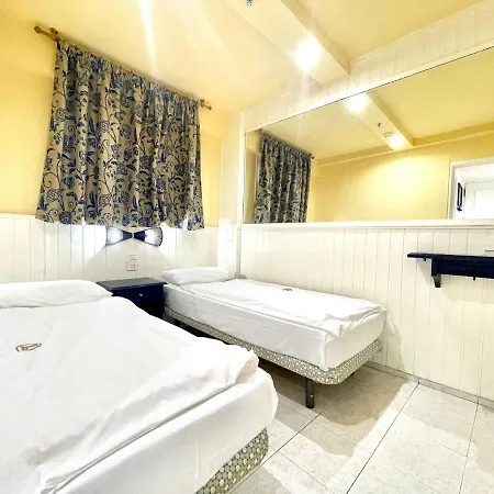 Apartamento a pocos metros de la Playa Jardin, con balcon en Puerto de la Cruz Apartamento *